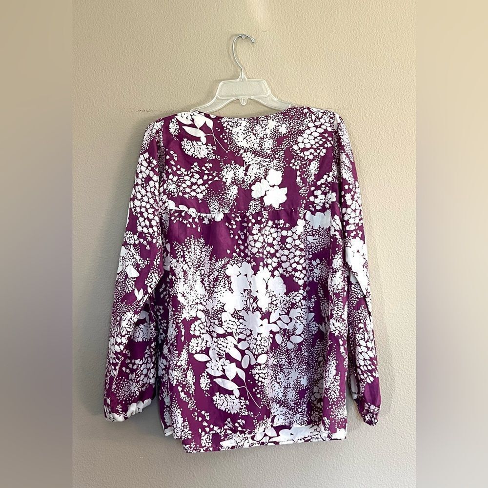 Velvet 100% Silk Floral Print Blouse - Picture 6 of 8